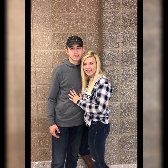 Meet your Posher, Madison - Picture 1 of 1